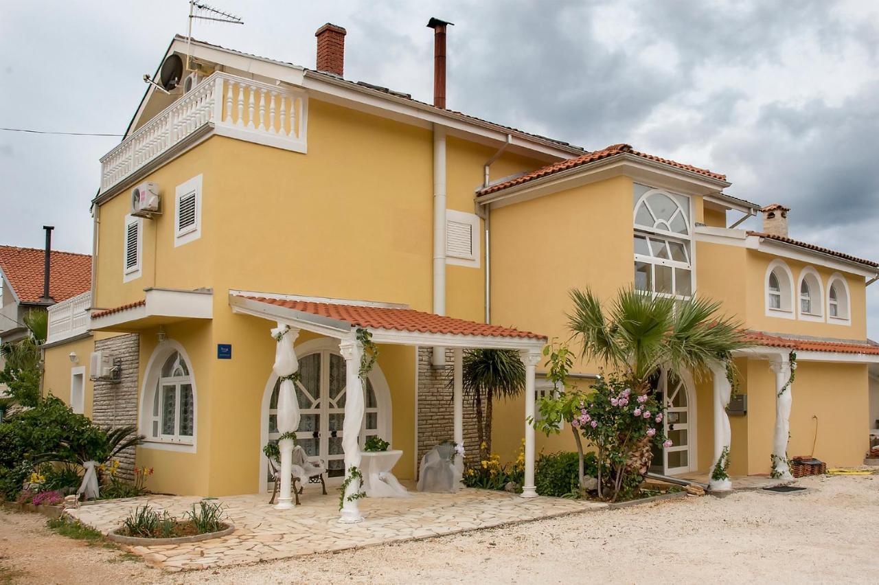 Apartments Villa Broca Brodarica  Extérieur photo